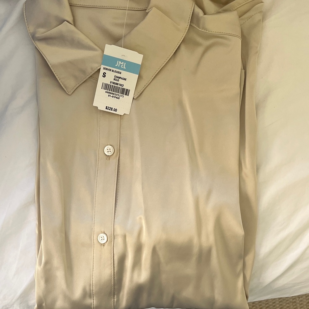 J. McLAUGHLIN Golden, CHAMPAGNE Charmeuse Button Down Shirt SIZE SMALL NWTs!